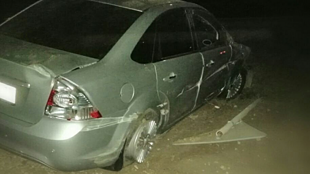 На трассе под Энгельсом «Форд» насмерть сбил молодого мужчину