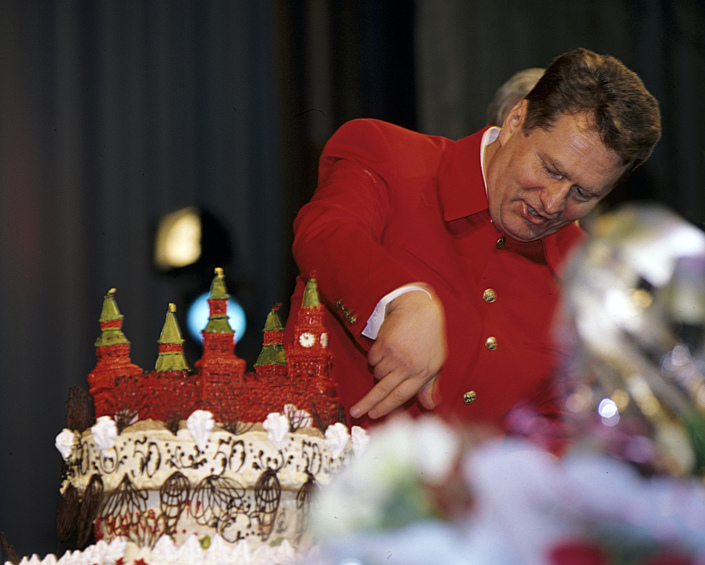 Лидер Либерально-демократической партии Владимир Жириновский в день своего 50-летия в Государственном концертном зале "Россия"