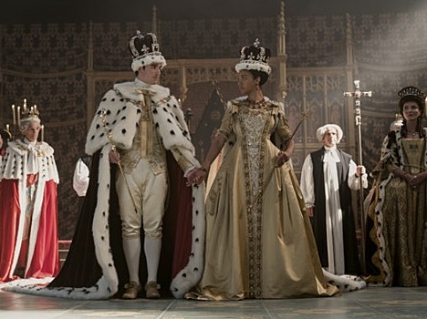 Netflix опубликовал новые фото и трейлер сериала «Королева Шарлотта: История Бриджертонов»