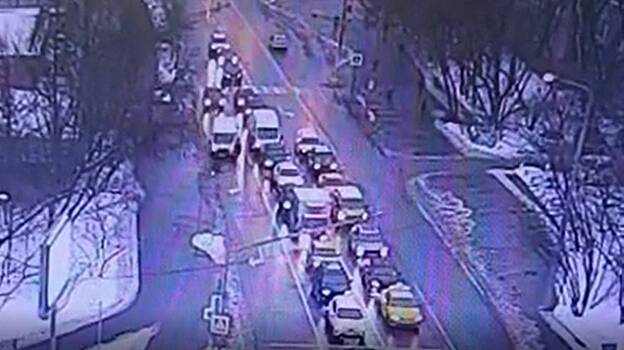 Микроавтобус сбил двоих детей на северо-западе столицы