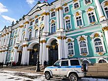 Полицейский из Петербурга нашел клад у тех, кто нашел его раньше