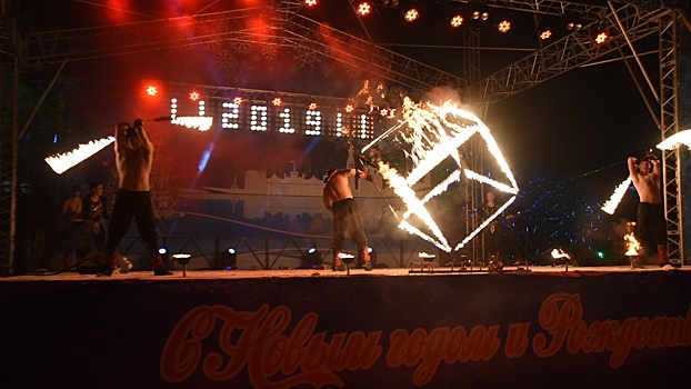Ярославские «укротители» огня подарили праздник вологжанам