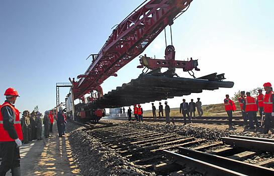 Азербайджан в 2018 году начнет реконструкцию железной дороги до границы с Россией