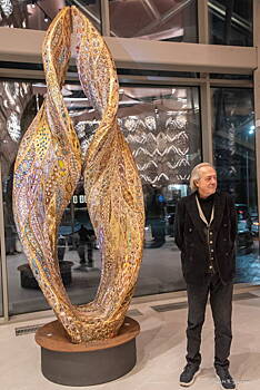 В театре Камала открыли скульптуру «Самрух» итальянского мастера Марко Бравуры