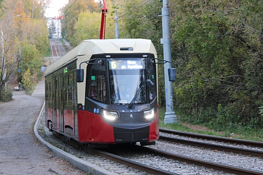 Екатеринбургские подростки съезжаются со всего города для атаки на трамваи