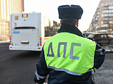 Автомобиль каршеринга перелетел через подземный пешеходный переход на Ленинском проспекте