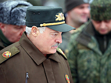 Лукашенко остался недоволен состоянием армии: "Шкуру будем драть"