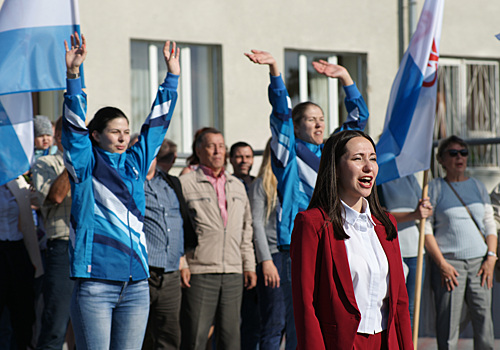 Специалисты ГРЦ Макеева провели в Миассе флешмоб ко Дню России