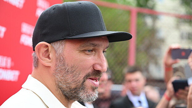 Легендарный отель и десерты с золотом: сколько Овечкин потратил на отдых в Дубае