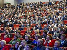 Приземлить власть. Парламентарии всех уровней обсудили главные проблемы