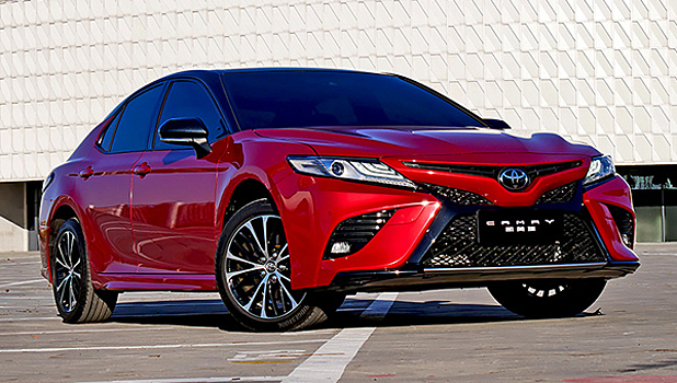 Новую Toyota Camry начнут продавать в середине ноября