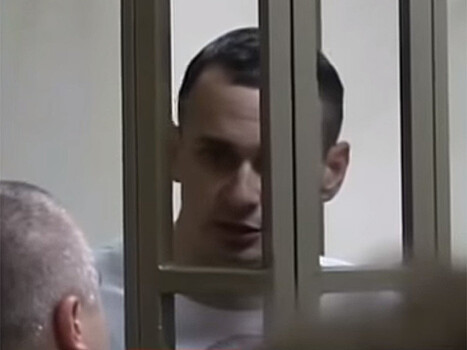 Адвокат посетил Сенцова: выглядит хуже, хотели госпитализировать
