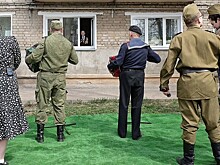 В Кирове артисты устроили концерт для ветерана Великой Отечественной войны