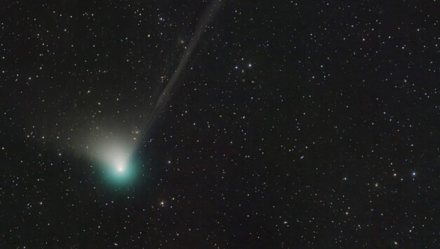Что известно о летящей к Земле «зеленой комете» : где, когда и как смотреть, почему так называется
