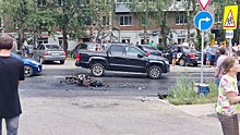 В результате ДТП на улице Тверская в Ижевске загорелся мотоцикл