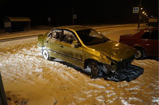 Под Знаменским опрокинулся в кювет иранский автомобиль