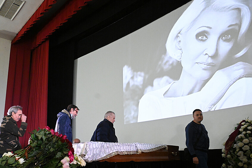 Церемония прощания с актрисой Светланой Светличной в Доме кино, 20 ноября 2024 года