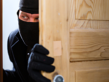 План спасения: как действовать, если в квартиру ломятся