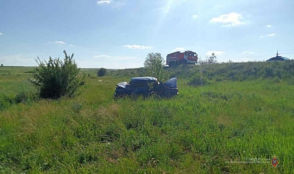 Водитель погиб при опрокидывании ВАЗа в кювет под Волгоградом