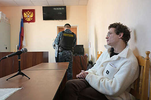 Суд в Новосибирске арестовал актера Кологривого на семь суток за дебош в баре
