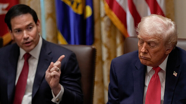 По стопам Байдена: борьба Трампа со сном на заседании обернулась против него