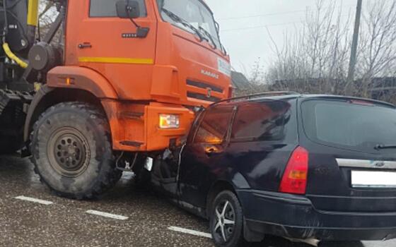 Пьяный водитель легковушки спровоцировал ДТП с КамАЗом в Сапожковском районе