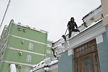 Жителям Самары и Похвистнева помогли очистить от снега дворы и крыши 