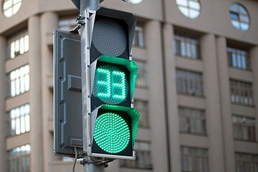 Почти 90 новых светофоров установили и реконструировали в Москве за полгода