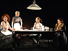 «Гардения» в Театре Пушкина ведет от интимных воспоминаний к дискуссиям на тему семьи и истории
