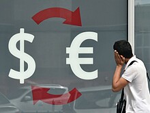 Официальный курс евро превысил 70 рублей, доллара - 60 рублей