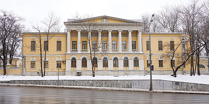 От Высоких гор до Дома союзов: где москвичи в разное время отмечали Новый год