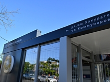 В Краснодаре перенесли автобусную остановку в районе «Галереи»