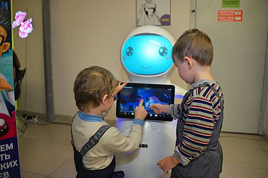 Веселые роботы приглашают в гости юных нижегородцев