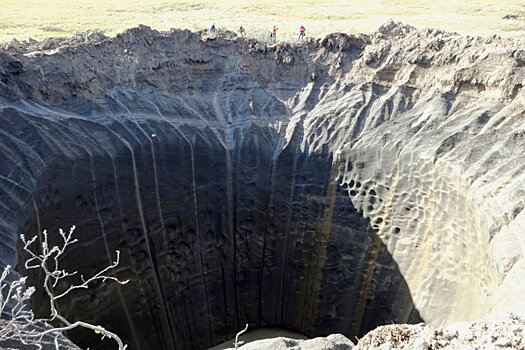 Зачем ученые разгадывают тайну происхождения кратеров на Ямале
