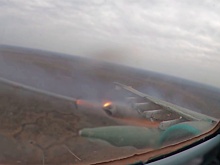 Штурмовики Су-25 накрыли огнем позиции и технику ВСУ