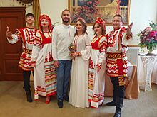 В Нижнем Новгороде на Красную горку состоялись свадьбы в русском народном стиле