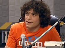 Вспомнить все: как сейчас выглядит и чем занимается Денис из «Папиных дочек»