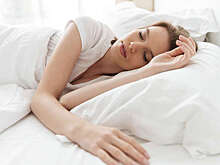 Сомнолог Калинкин посоветовал спать не меньше шести и не более девяти часов в сутки