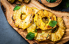 Символ достатка и гостеприимства: что нового и необычного приготовить из ананасов