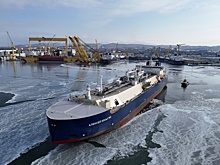 Первый российский ледокольный танкер отправился в рейс с судоверфи "Звезда"