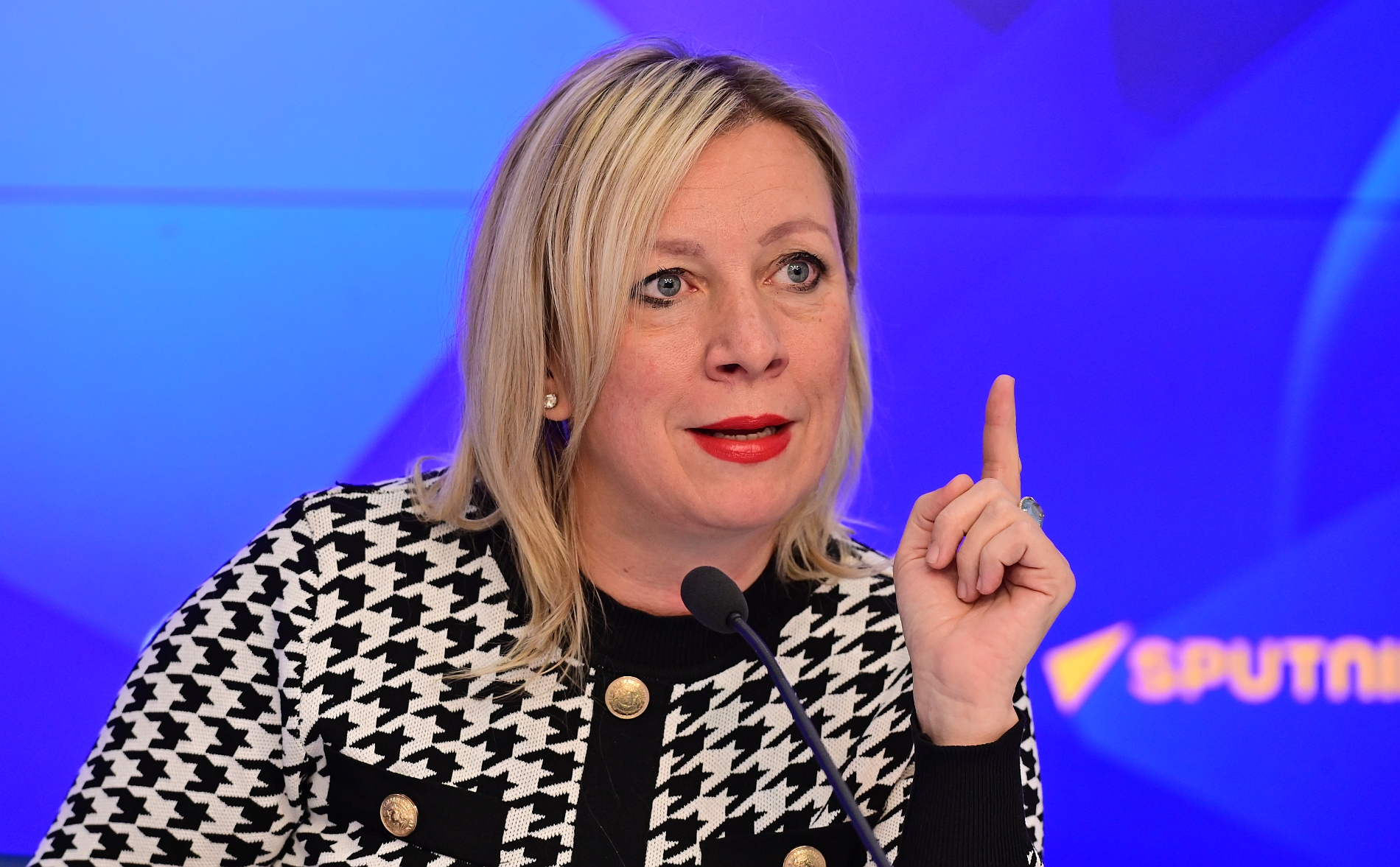 В МИД назвали театром абсурда политику ЕС в отношении России