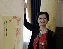 В Мосгордуме открылась выставка картин художницы Ван Сюлин «Сто видов бамбука, произрастающих в Китае»