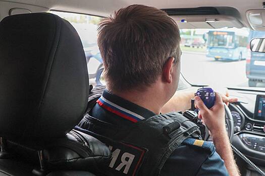 Пьяный российский полицейский угнал машину, врезался в&nbsp;сугроб и&nbsp;угрожал коллегам