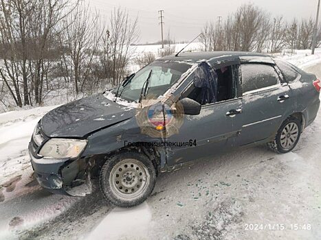 Водитель «Гранты» покалечился в столкновении с «Hyundai» на Тархова