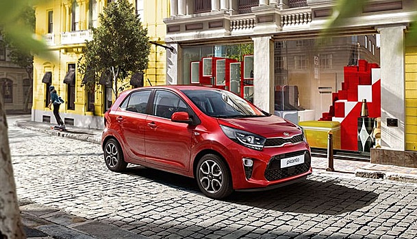 Названы самые популярные цвета авто у россиянок