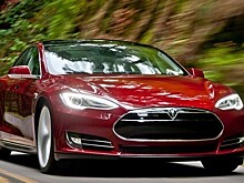 Электромобили Tesla начали тормозить среди дороги без причины