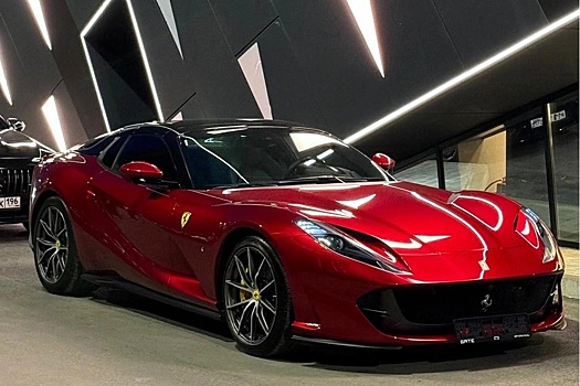 В Екатеринбурге заметили Ferrari 812 GTS