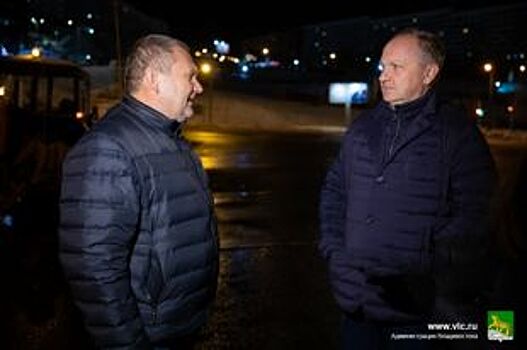Мэр Владивостока лично контролировал работы по уборке снега в городе