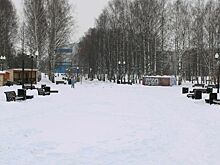Стало известно, почему в центре Кочуровского парка не расчистили пешеходные зоны