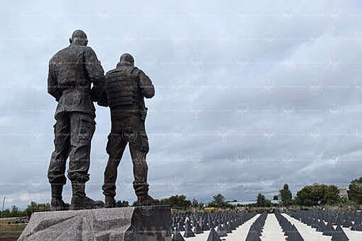 Памятник основателям ЧВК "Вагнер" установили на кладбище под Самарой